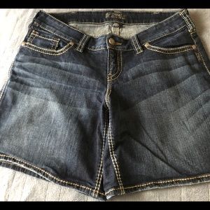 Silver Jeans Suki Shorts.